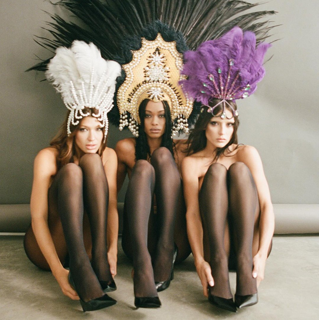 Looks atuais, cheios de atitude e informação de moda para elevar suas produções de Carnaval. Check it out!