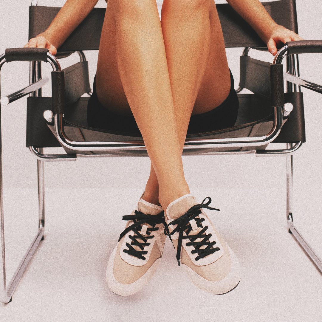 Versátil e irreverente, o Eight sneaker traz informação de moda e é a tendência do momento. Discover!