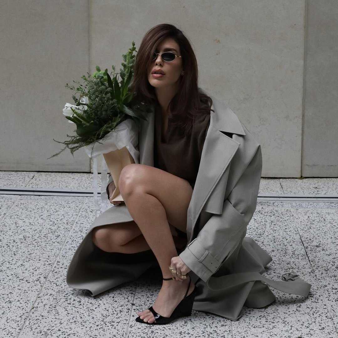 Quer apostar no sapato do momento? Separamos cinco looks com salto anabela para inspirar seu estilo.