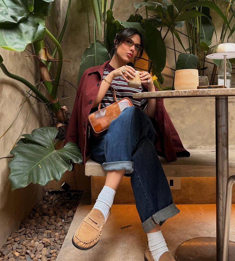 Versátil e atemporal, o mocassim se destaca no outono 2026 como o sapato-chave para produções elegantes e cheias de personalidade. Check it out!