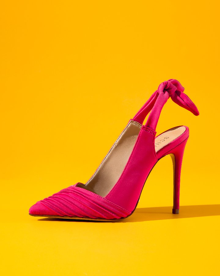 scarpin rosa pink schutz