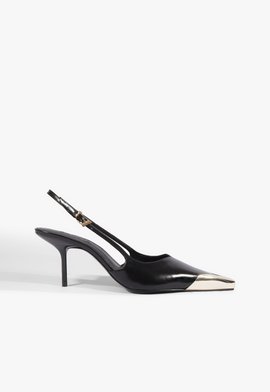 Slingback Biqueira de Metal Couro Preto