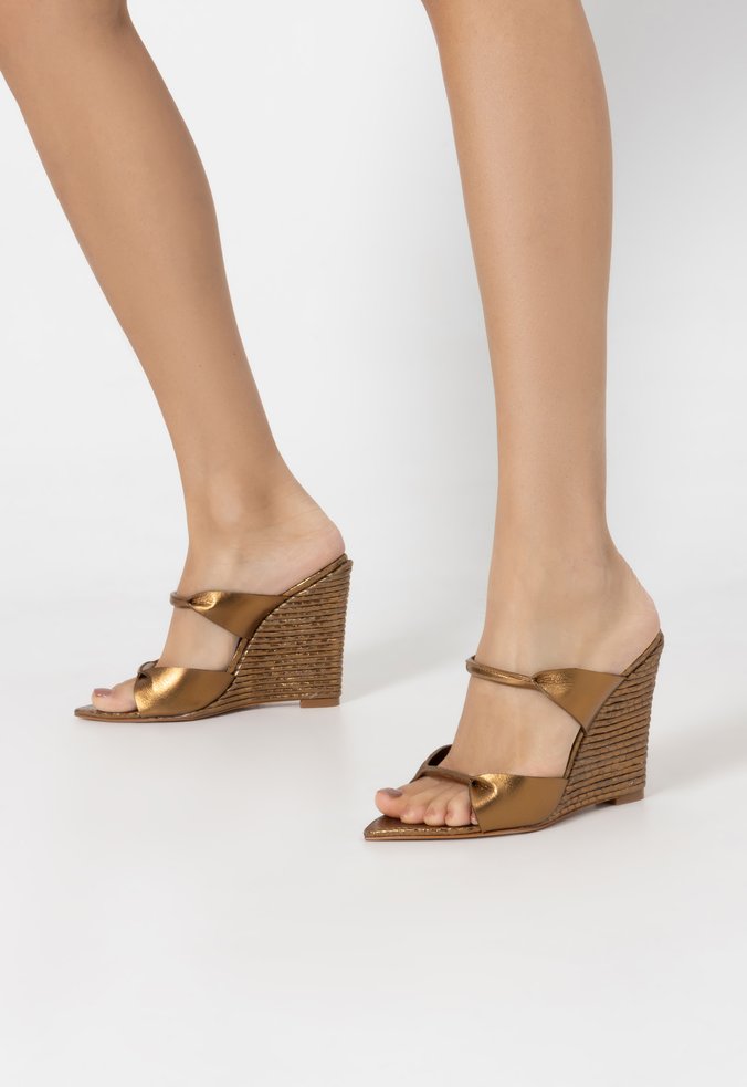 Sandália Mule Anabela Couro Bronze