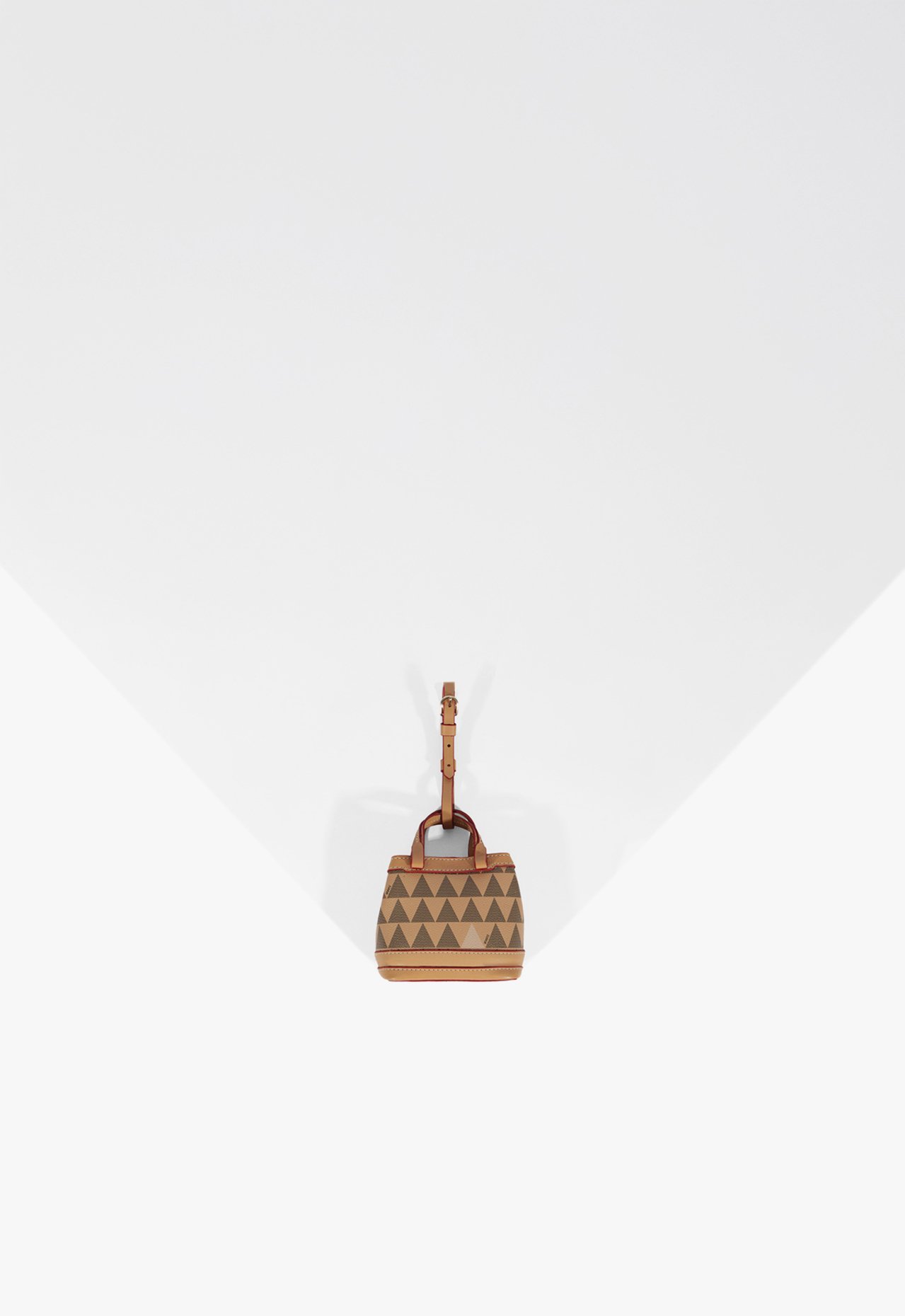 Bag charm triangle tote | Schutz