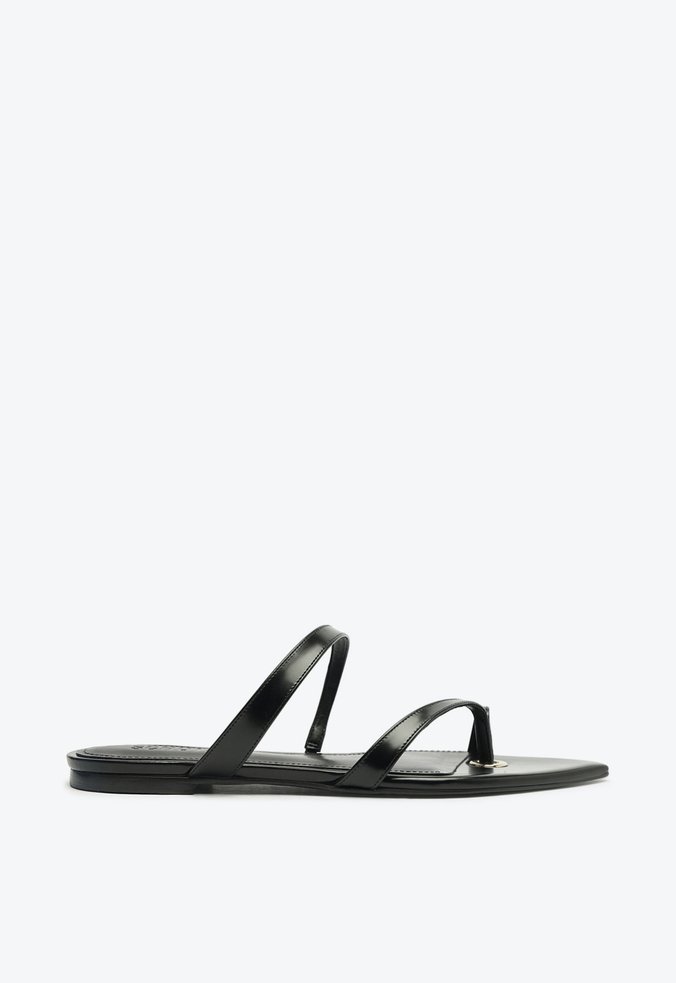 Rasteira Statement Flats Preta