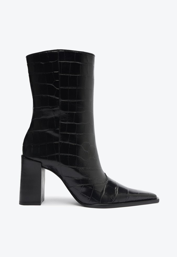 Bota Raffaela Couro Croco Preta