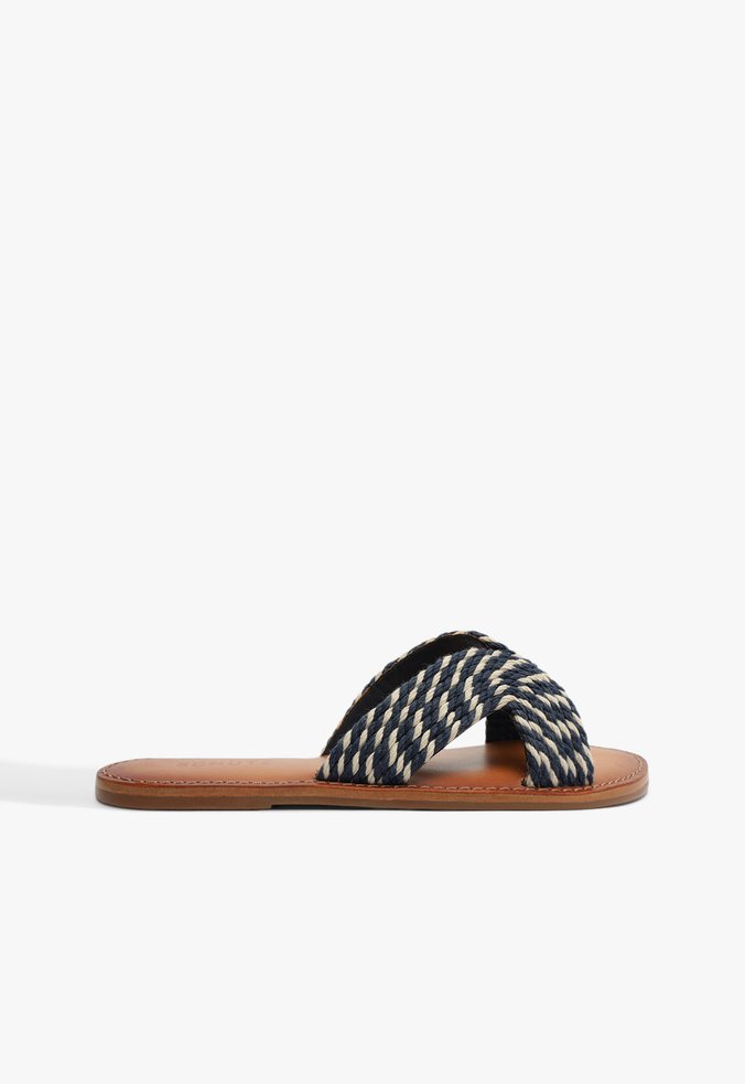 SANDALIA RASTEIRA PRETO