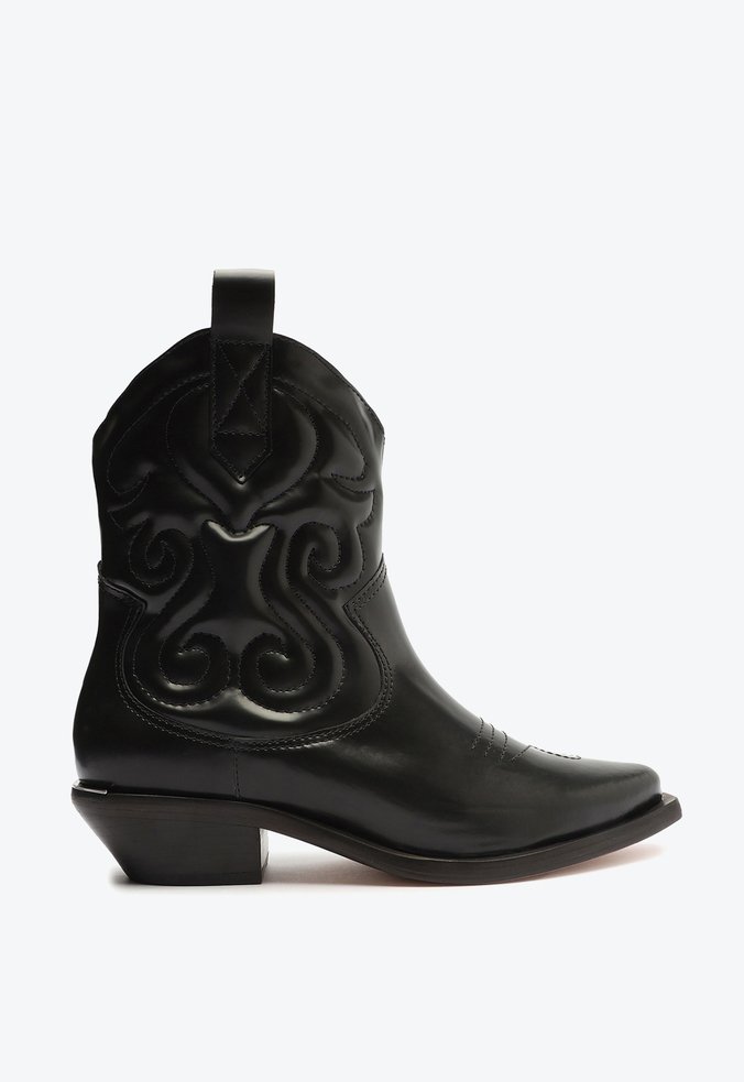 Bota Western Zachy Salto Baixo Couro Preta