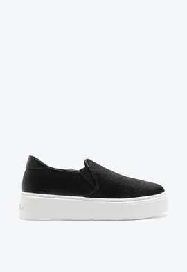Tênis Sem Cadarço Slip On Preto