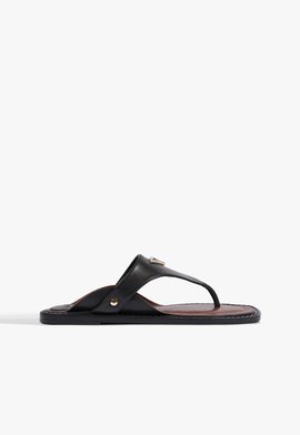 Rasteira Flat Shield Couro Preta