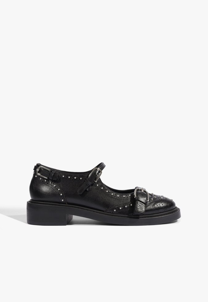Oxford Fivelas e Studs Couro Preto