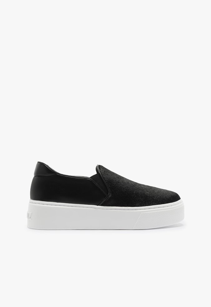 Tênis Sem Cadarço Slip On Couro Preto