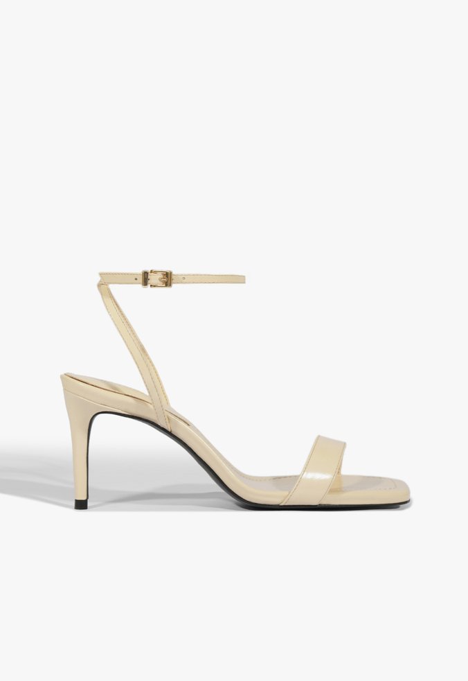 Sandália Stiletto Couro Off White