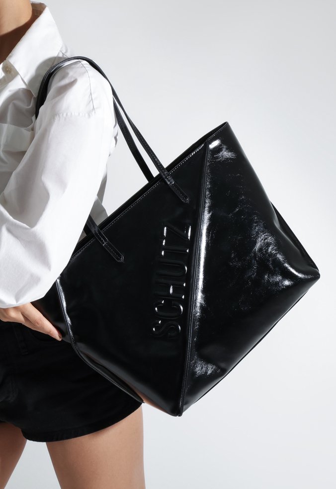Bolsa Shopping Alycia Preto | Schutz