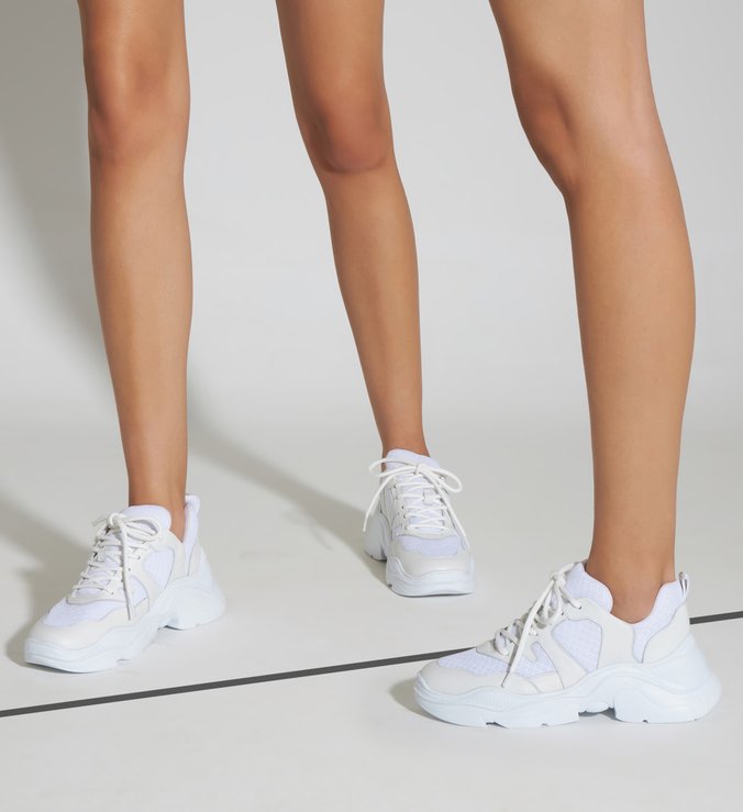 chunky sneaker schutz