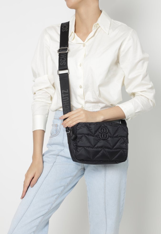 Bolsa Tiracolo Pami Nylon Preta