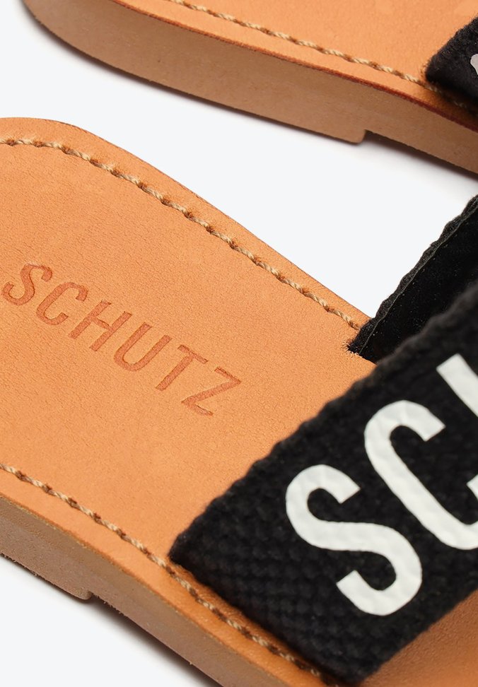 Sandália Rasteira Slide Tecido Schutz Preta Sandália Rasteira Slide Tecido Schutz Preta