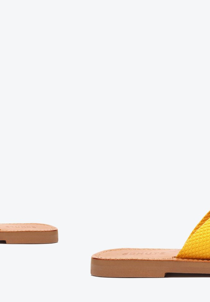 Sandália Rasteira de X Schutz Logo Amarelo Sandália Rasteira de X Schutz Logo Amarelo