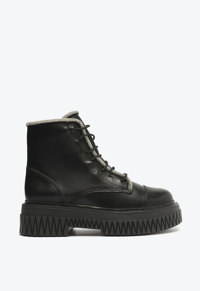 Bota Coturno Amirah Couro Crystal Preta