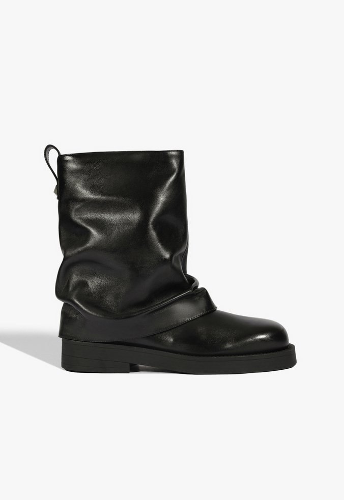Bota Keira Cloak Preta