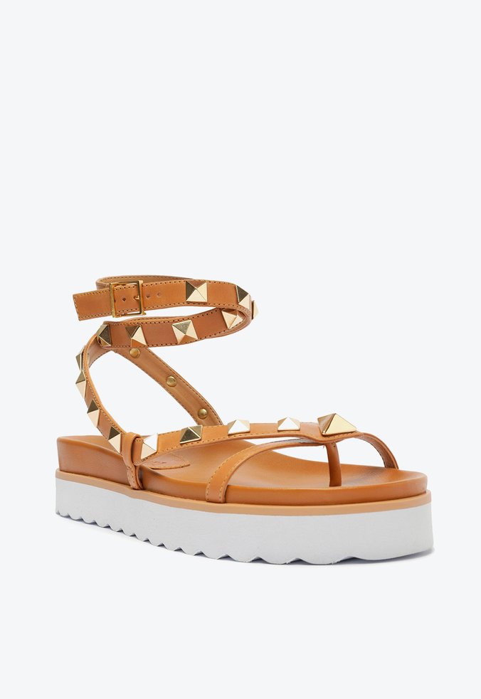Sandália Papete Courtney Spikes Couro Bege Sandália Papete Courtney Spikes Couro Bege
