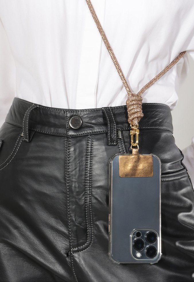 Cordão Celular Nancy Glam Cristais Bronze | Schutz