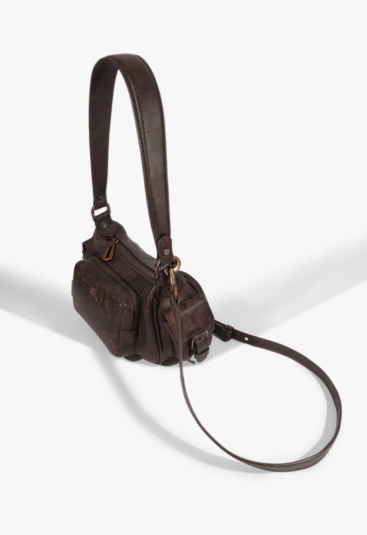 Bolsa Hobo Eddie Média Couro Marrom | Schutz