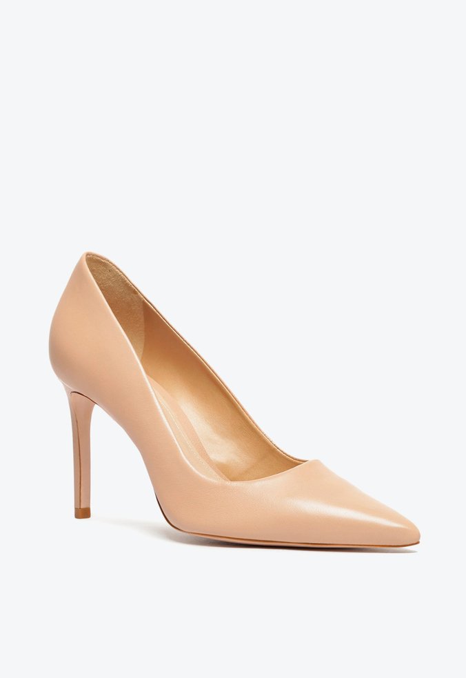 Sapato Scarpin Salto Fino Couro Verniz Bege Sapato Scarpin Salto Fino Couro Verniz Bege