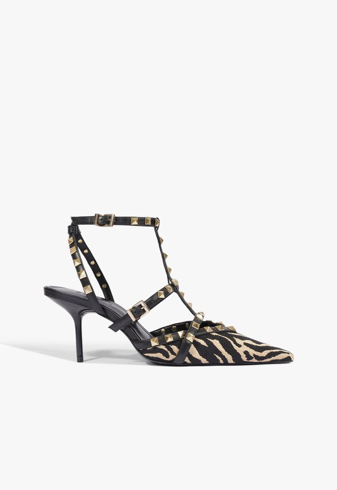 Scarpin Salto Médio Fino Tachas Animal Print