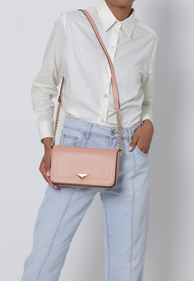 Bolsa Tiracolo Média Gio Couro Rosa