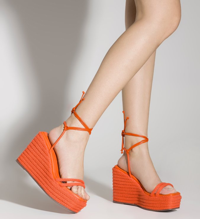 Sandália Anabela alta com Tira Almofadada conforto - Zutti Calçados | Loja  Online