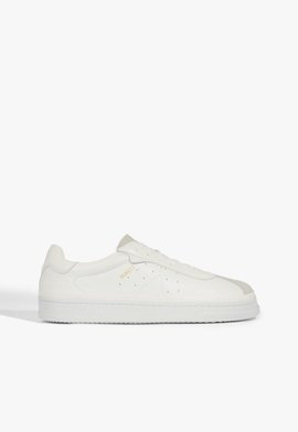 Tênis Basics Branco