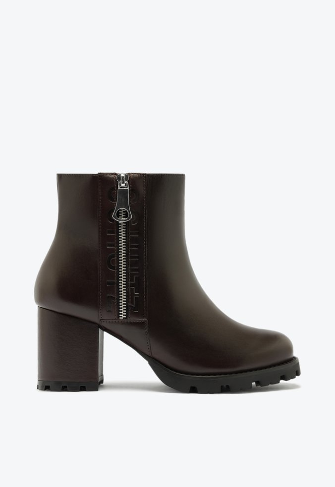 Bota Cano Médio Salto Bloco Couro Marrom