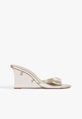 Sandália Stella Mule Couro Dourada