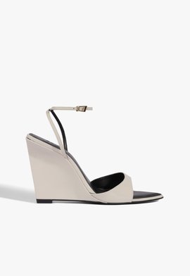 Sandália Anabela Elodie Verniz Branco