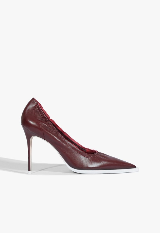 Scarpin Blanca Couro Vinho