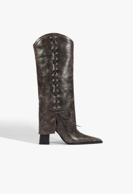 Bota Raffaela Up Cloak Couro Preto Rústico