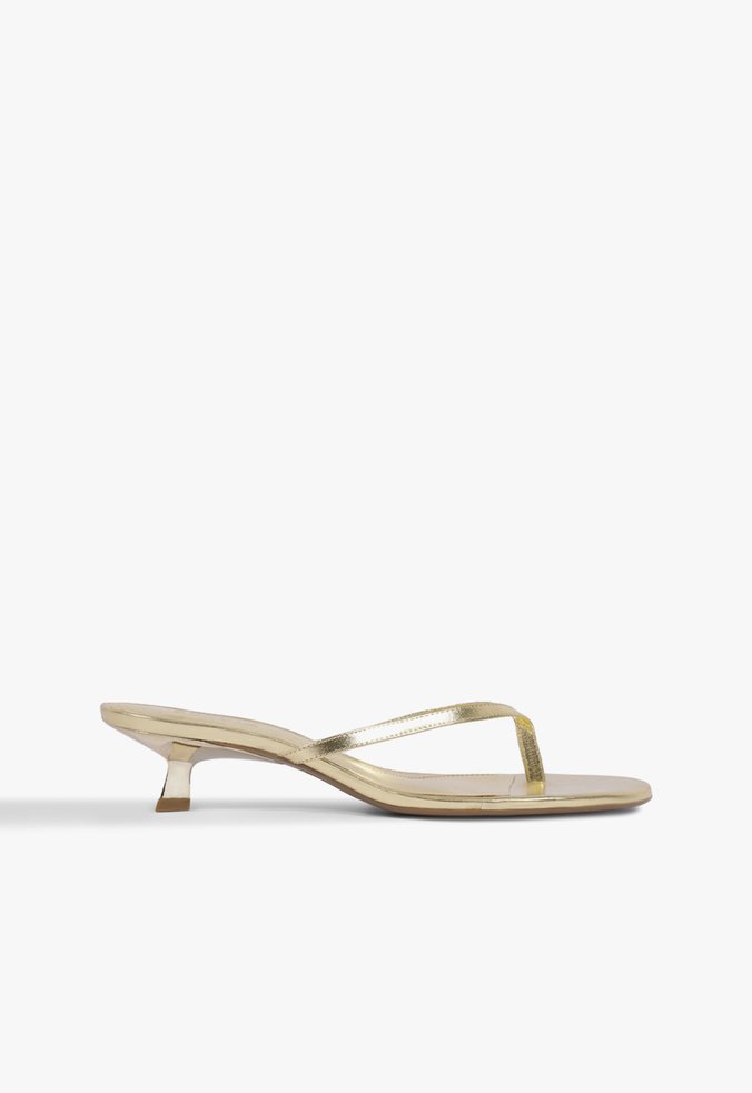 Sandália Tiras Salto Baixo Couro Dourada