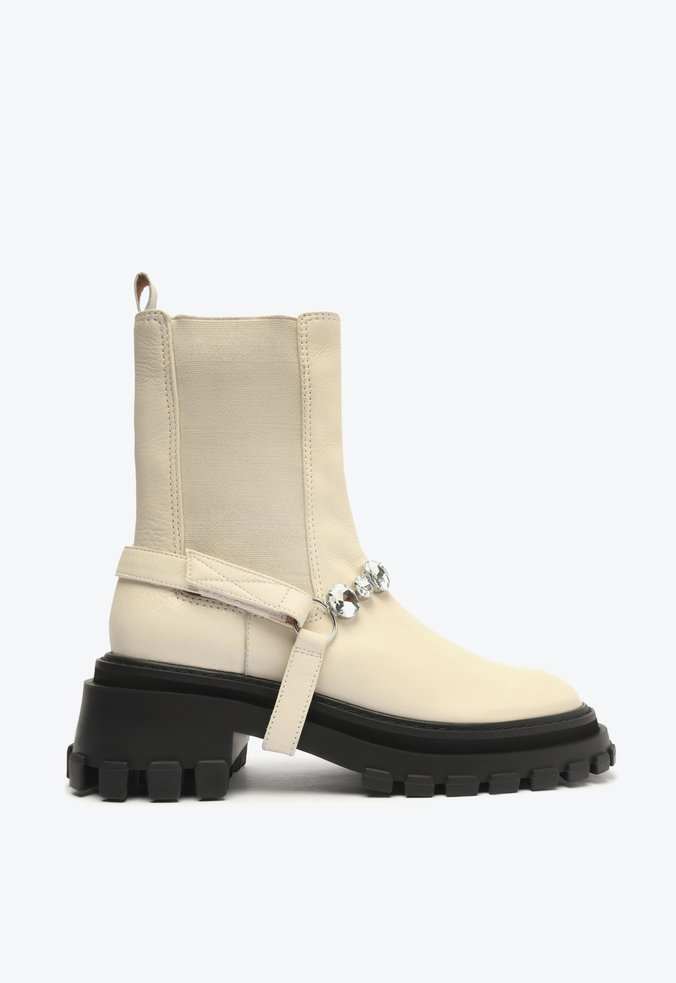 Bota Tratorada Corrente Branca