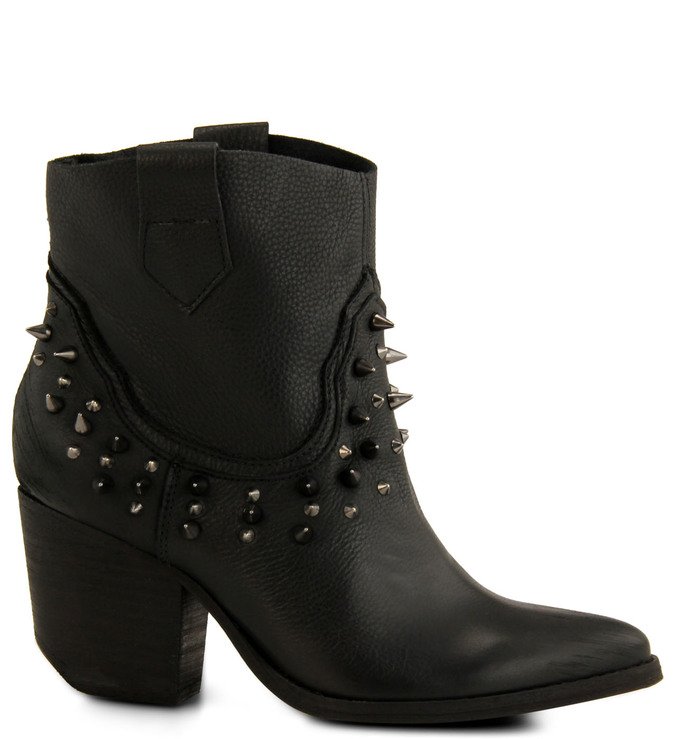 Bota Spikes Preta