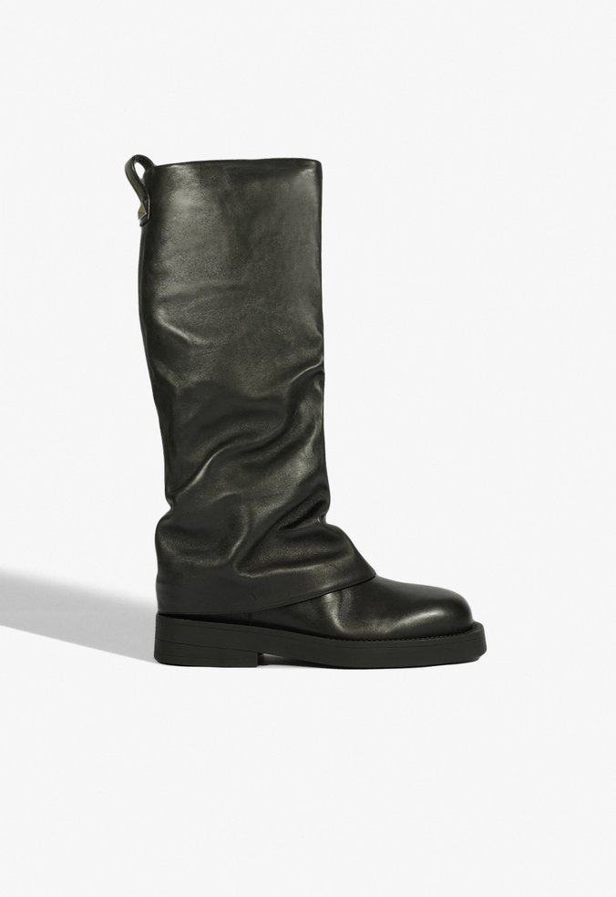 Bota Keira Up Cloak