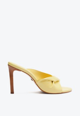 Tamanco Mule Lori Couro Amarelo