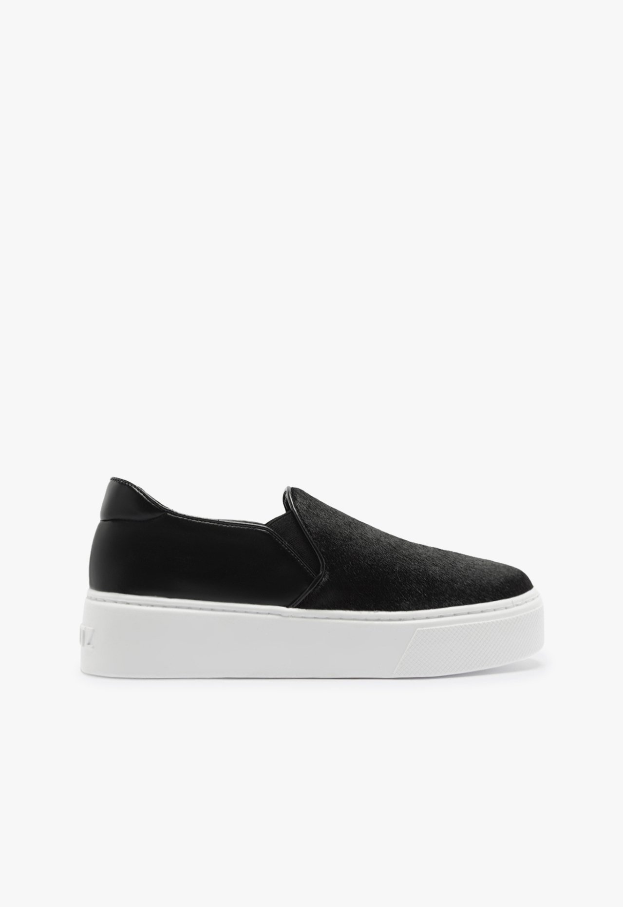 Tênis Sem Cadarço Slip On Couro Preto | Schutz