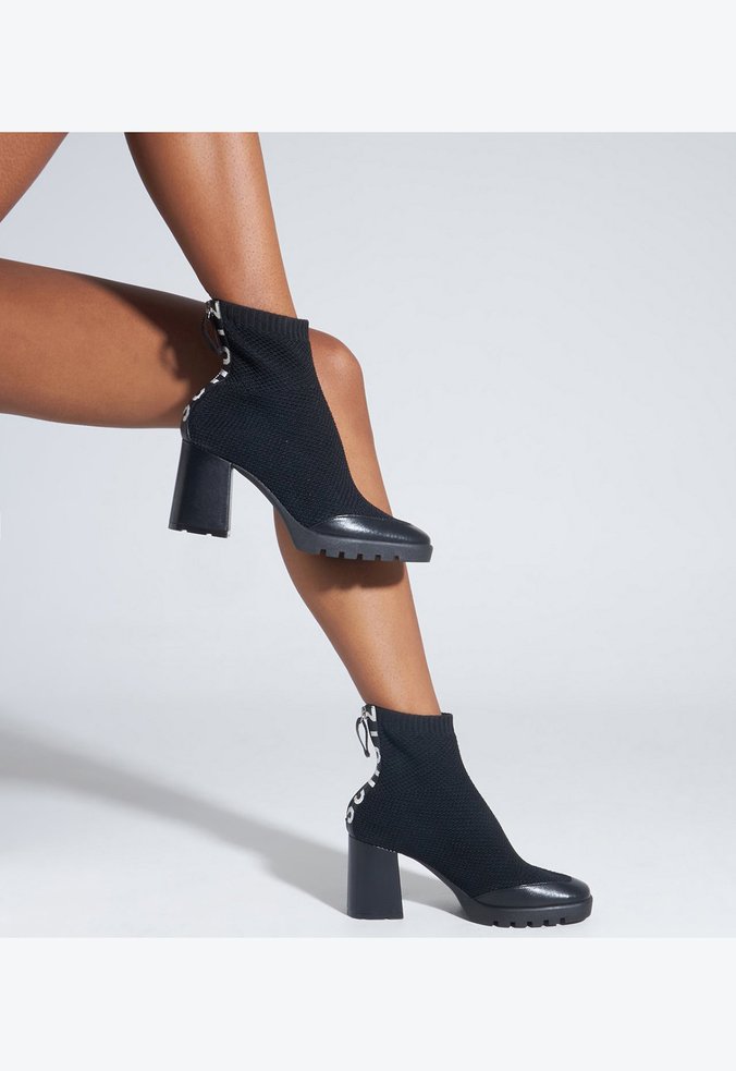 Bota Salto Bloco Knit Preta