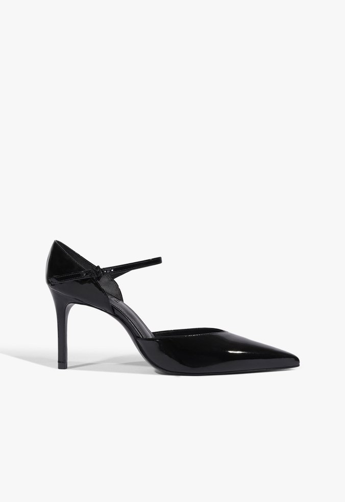 Scarpin Marie Bico Fino Couro Preta