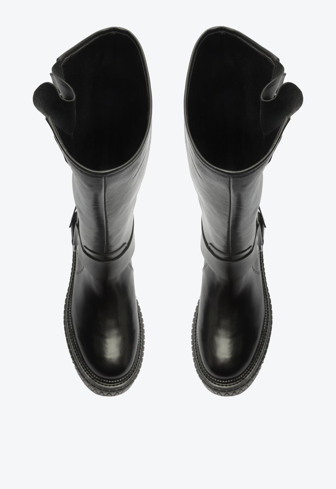 Bota Tratorada Cano Alto Couro Preta