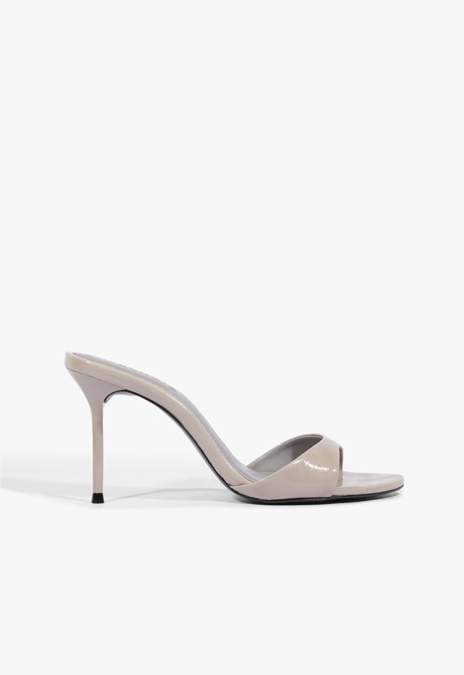Tamanco Mule Sally Couro Cinza
