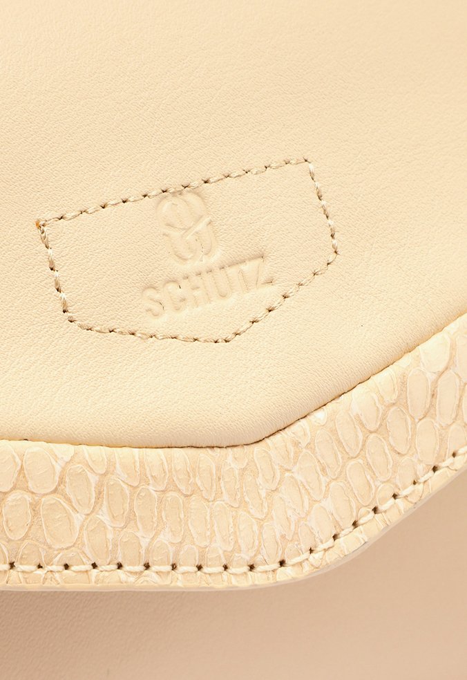 Bolsa Tote Tiracolo Celebration Couro Snake Neutra Bolsa Tote Tiracolo Celebration Couro Snake Neutra