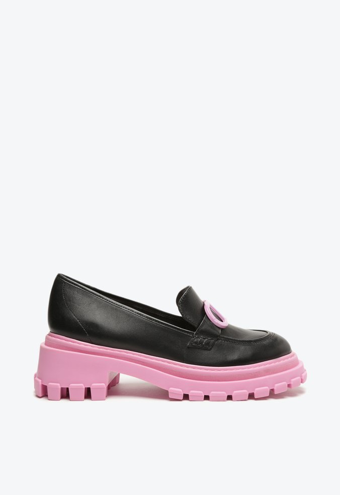 Mocassim Tratorado Preto E Rosa Claro