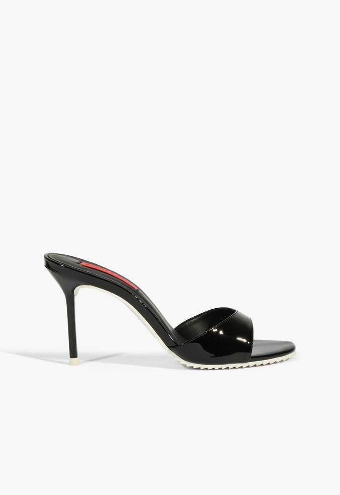 Mule Mina Couro Preto